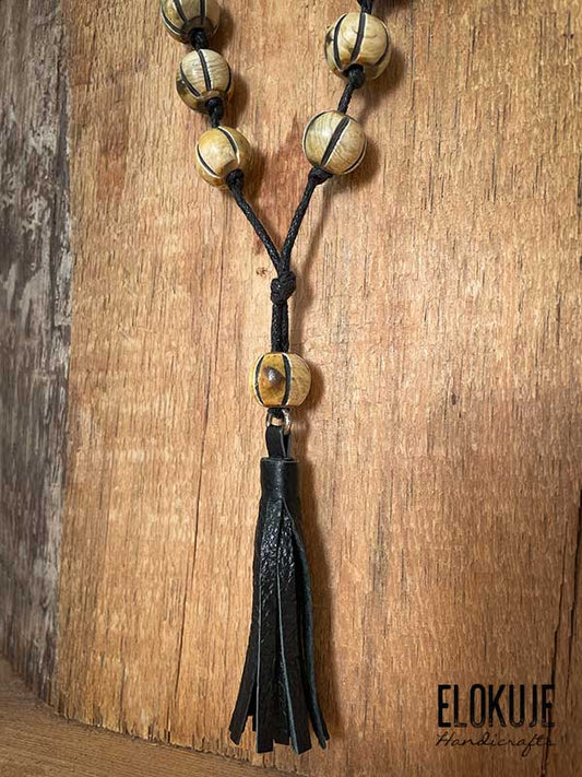 Boho-henkinen luu-kaulakoru, vaalea helmi