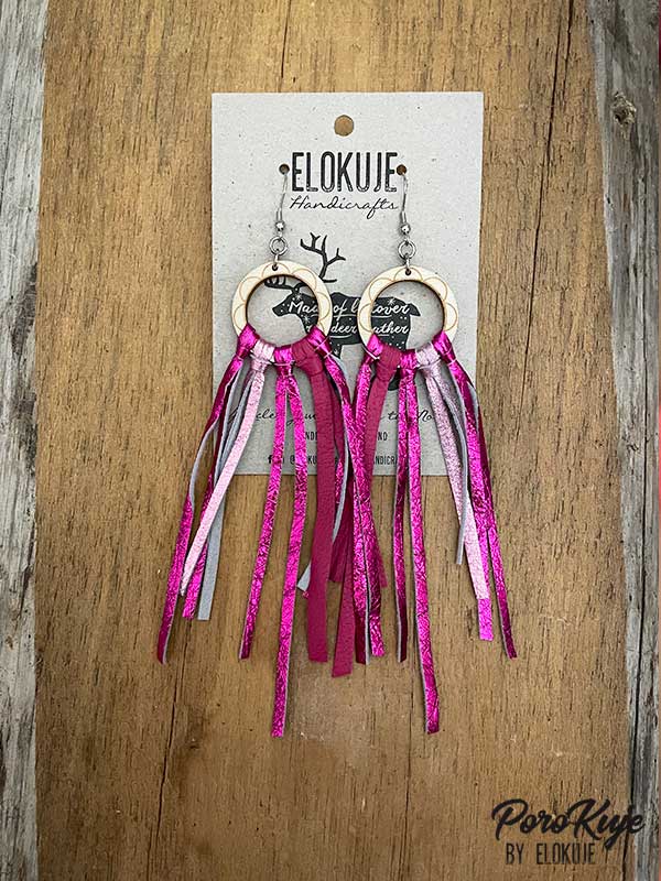 PoroKuje-korvakorut ylijäämäporonnahasta ja -koivuvanerista - pinkki-fuksia bling