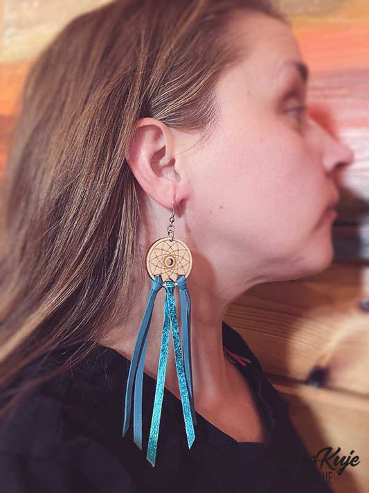 PoroKuje-korvakorut ylijäämäporonnahasta ja koivuvanerista - turkoosi unisieppari