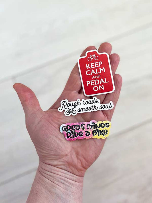 Pyöräilyaiheinen tarra "Rough roads, smooth soul"