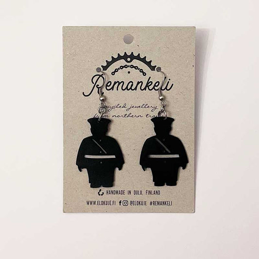 Remankeli-korvakorut sisäkumista - Toripolliisi