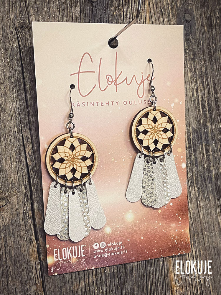 Unisieppari-korvakorut ylijäämäporonnahasta ja koivuvanerista - juhlabling, valkoinen