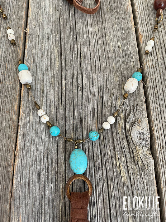 Mokkanahkainen boho-tasselikaulakoru ja korvakorut, turkoosi ja valkoinen