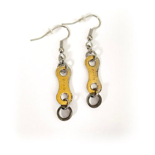 Kullanvärisestä käytetystä Sram-pyöränketjuista käsinvalmistetut korvakorut