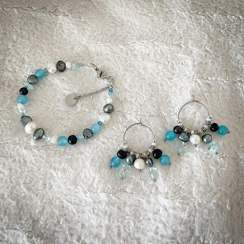 Boho Chic -pearl bracelet and earrings, blue