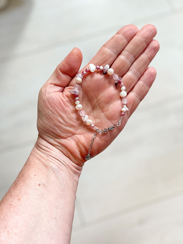 Boho Chic -pearl bracelet, violet-pink