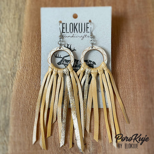 PoroKuje earrings made of surplus reindeer leather and birch veneer - gold-colored fringes on the ring