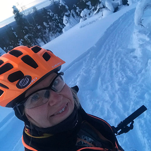 Anne talvipyöräilee Kukastunturilla