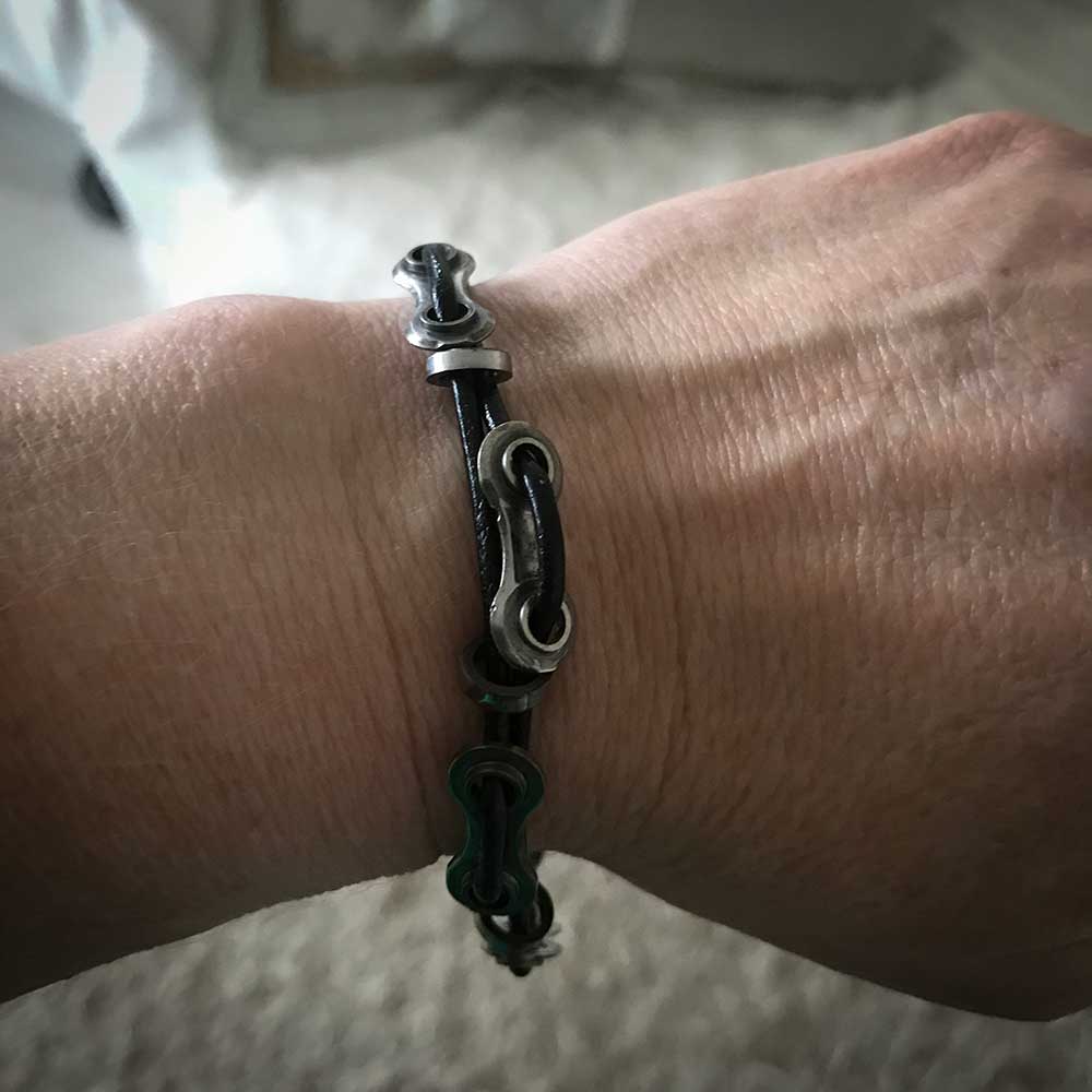 Remankeli leather cord bracelet with bicycle chain links, black